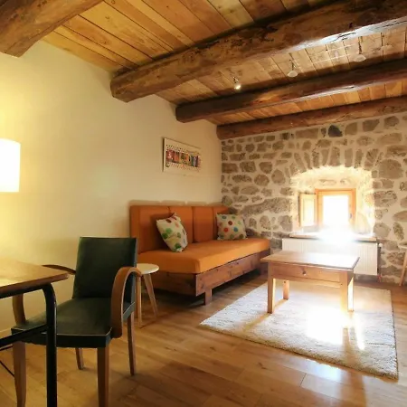 Saint-jeures, 2 Pieces, 3 Personnes - Fr-1-582-50 Holiday home